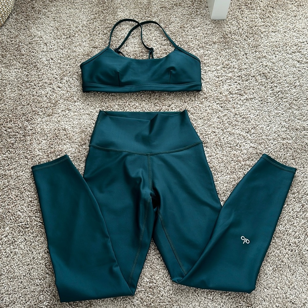 ALO 7/8 high-waist airlift legging with airlift intrigue bra